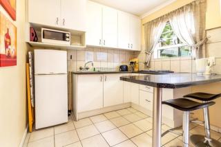 Stellenberg Lodge - Self Catering - Durbanville - 4