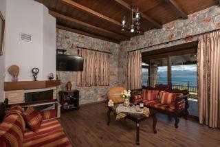 Sunset Traditional House - 3