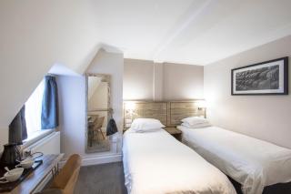 Half Moon, Sherborne by Marston's Inns - 7