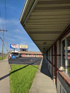 Sterling Inn near IAG Airport - Niagara Falls - 1