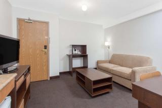 Super 8 by Wyndham Kenora - 4