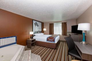 Super 8 by Wyndham North Platte - 5