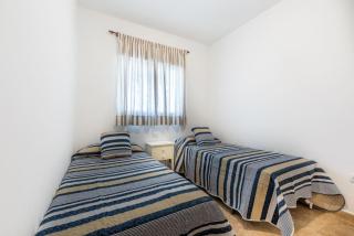 COMFORTABLE, CLOSE TO THE BEACH, POOL, NEW, PADDLE - 7