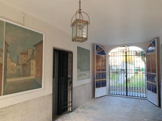 Secret Garden and Cozy Flat - 8