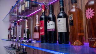 James Court Hotel & Luxury Apartments - 4