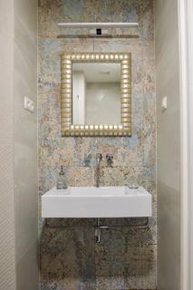 Luxury Apartment by Hi5 - Október 6 Street - Budapest - 4