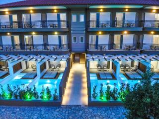 Royal Hotel and Suites - Polychrono - 0