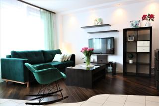 Stylish and spacious by Cooee Apartments - 5