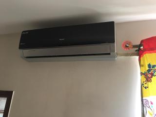 Spacious Apartment in Johar Town - Lahore - 5