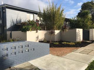 Hensman 5 - 1BRM Unit with Courtyard & Parking - Perth - 3