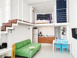 Localz - Central Studio With Gallery - Tel Aviv - 0
