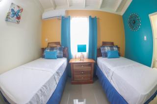 Draxhall Counytry Club Stays - Mammee Bay - 4