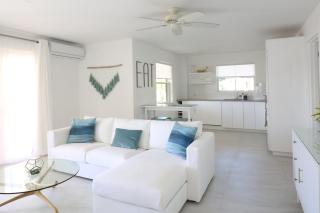 Sea Glass Villa - Spacious 3 Bed / 2 Bath (Lantana 39) - Saint James - 0