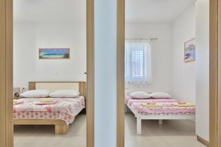 Apartments Mica - Vrsi - 8