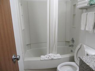 Super 8 by Wyndham Cedar Rapids - 6