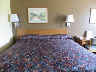Super 8 by Wyndham Cedar Rapids - 1