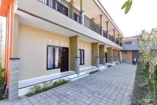 RedDoorz Plus near Jalan Imam Bonjol Denpasar - Seminyak - 9