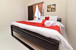 RedDoorz Plus near Jalan Imam Bonjol Denpasar - Seminyak - 1