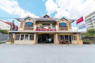 RedDoorz at La Casa Guesthouse former RedDoorz at Tamarind Street Angeles City - Angeles - 7