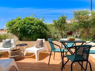 Casa Silwa - Chic 2BR Townhouse Duplex, 5min to Beach & Pool - Ferragudo - 0