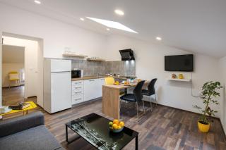Hana - attic apartment in city center - Pula - 8