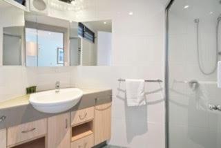 Baybliss Escape #3 - Adults Only - Shute Harbour - 4