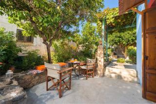 Luxury House,Beautiful Garden in Old Town - 0