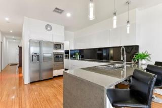 BENGALEE EXECUTIVE TOWNHOUSE- MODERN & STYLISH - 6