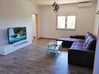 Holiday House Ivan - Donji Zemunik - 7
