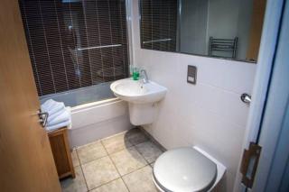 Cranbrook House Apartments - Near Ice Arena - Nottingham - 3