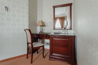 Royal Street Hotel - Odessa - 3