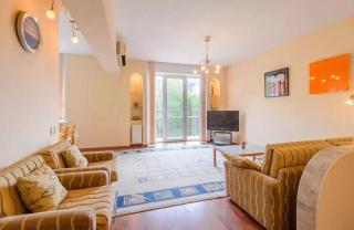 улица Кунаева 163 напротив отеля Достык - 2