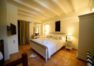 Focalion Castle Luxury Suites - Pyrgos Dirou - 2