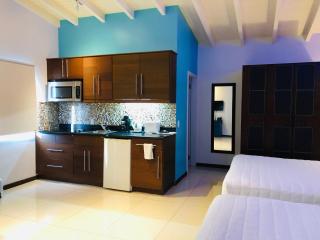 Quints Travelers Inn - 3