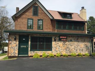 Pine Knoll Hotel Lakeside Lodge & Cabin - Old Forge - 7