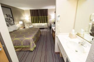 Super 8 by Wyndham Chicago O'Hare Airport - Elk Grove Village - 1