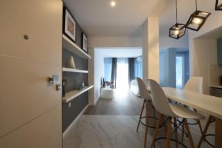 3 mins walking from Acropolis - 3
