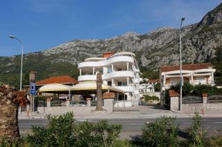 Fashion Beach Apartments - Risan - 2
