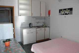 Apartments by the sea Duce, Omis - 2737 - 2