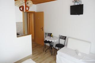 Apartments by the sea Duce, Omis - 2992 - Dugi Rat - 1