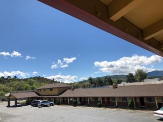 Klamath Motor Lodge - Yreka - 8