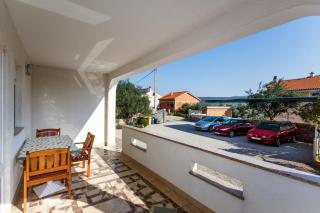 Apartments with parking space Kornic, Krk - 5306 - 2