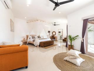 Villa Hiburan 1 by Villa Finder - Seminyak - 5