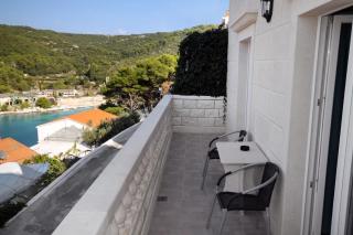 Apartments by the sea Pucisca, Brac - 5625 - 5