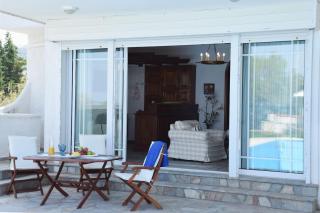 Antorina Beachfront Villas with Private Pools - Kamárion - 4
