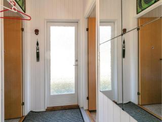 Three-Bedroom Holiday Home In Aakirkeby - 4