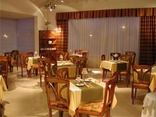 Elegance Hotel - Tres Arroyos - 1