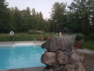 Westwind Inn on the Lake - Buckhorn - 3