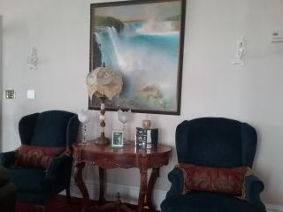 Hanover House Bed and Breakfast - 1