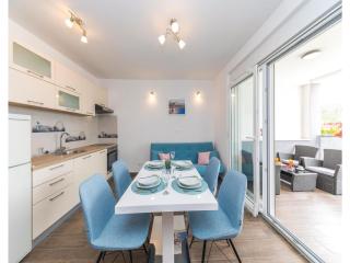 Gorgeous Apartment In Vinisce With Wifi - 3
